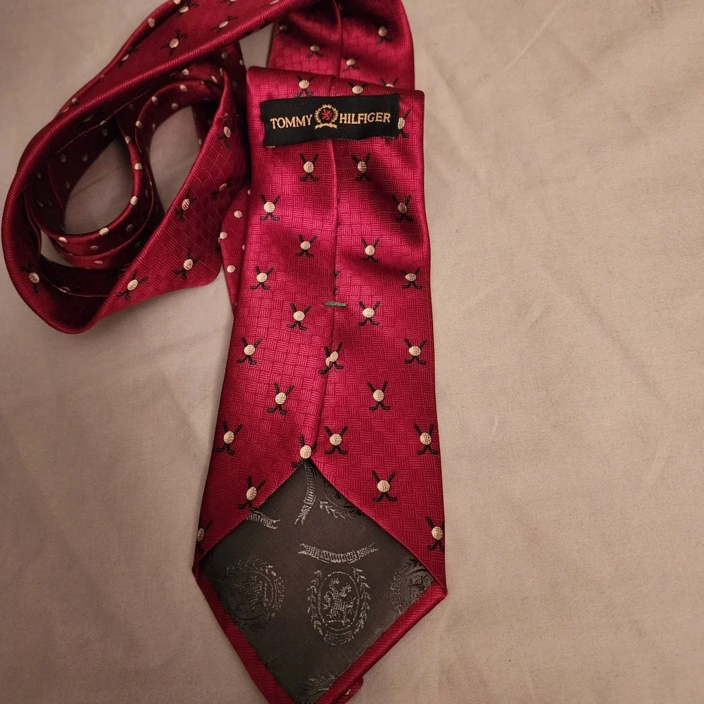 Tommy Hilfiger Mens Silk Necktie Golf Pattern Red  Designer Italy Elevated Style